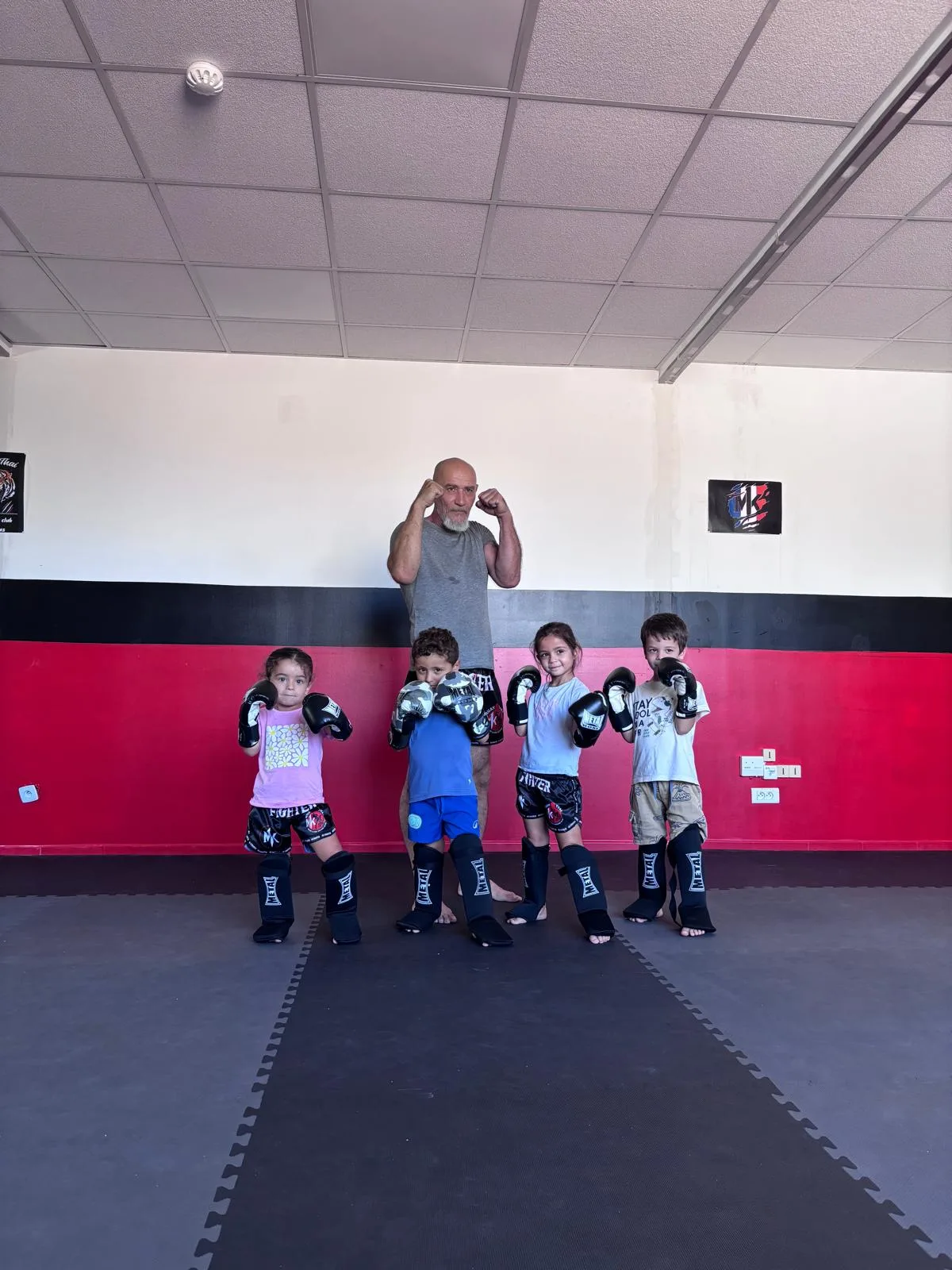 Cours de boxe enfants dans la salle